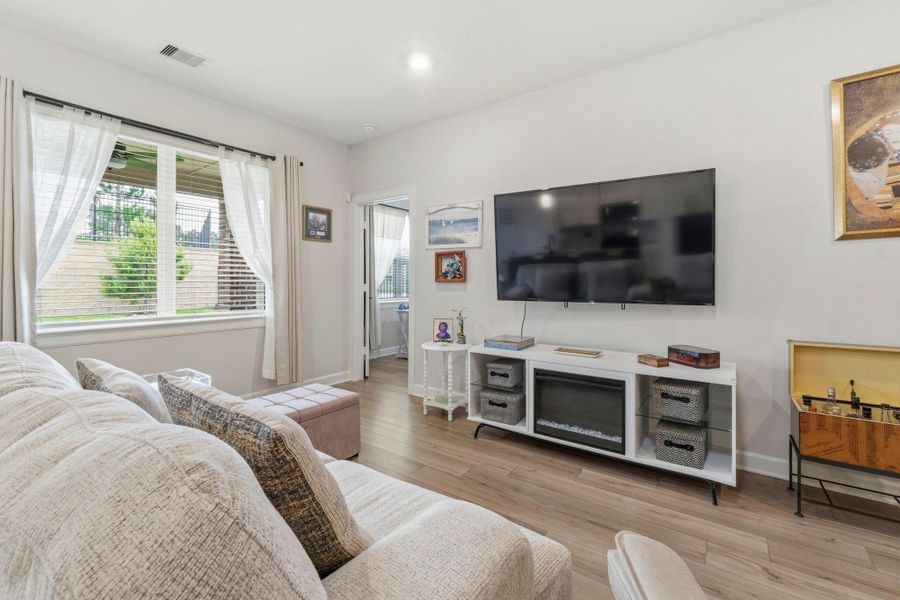Furnished interior view inside a new home in Wedgewood Forest, Conroe (Image 12).