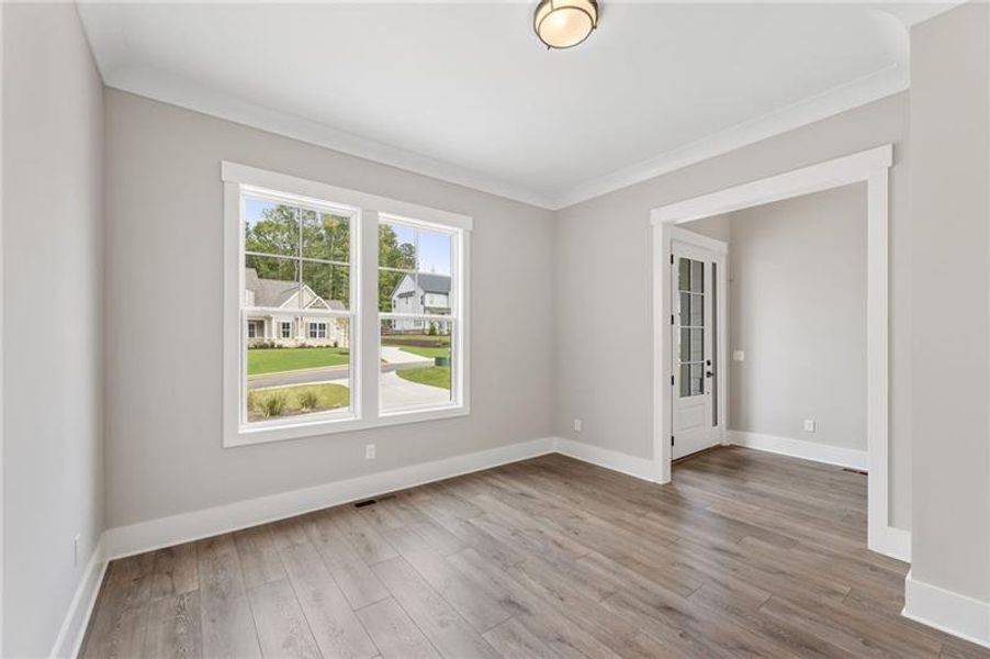 Spacious, unfurnished interior of a new home in Arden on Lanier, Cumming (Image 15).