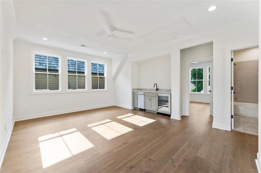 Spacious, unfurnished interior of a new home in , Alpharetta (Image 78). Spacious, unfurnished interior of a new home in , Alpharetta (Image 78).