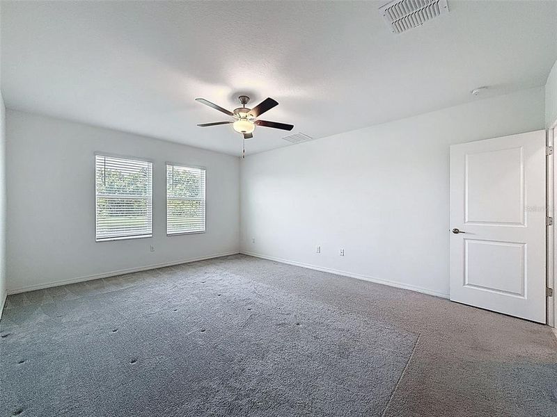 Spacious, unfurnished interior of a new home in , Lakeland (Image 38).