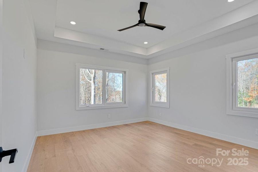 Spacious, unfurnished interior of a new home in , Lincolnton (Image 28).