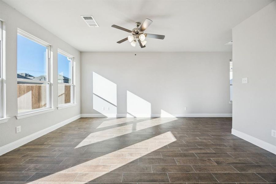 Spacious, unfurnished interior of a new home in Venetian, Weston (Image 15).
