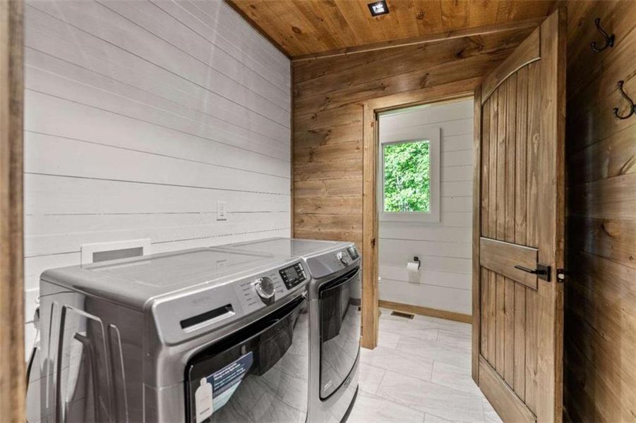 Close-up of interior finishes inside a home in , Blue Ridge (Image 23). Close-up of interior finishes inside a home in , Blue Ridge (Image 23).