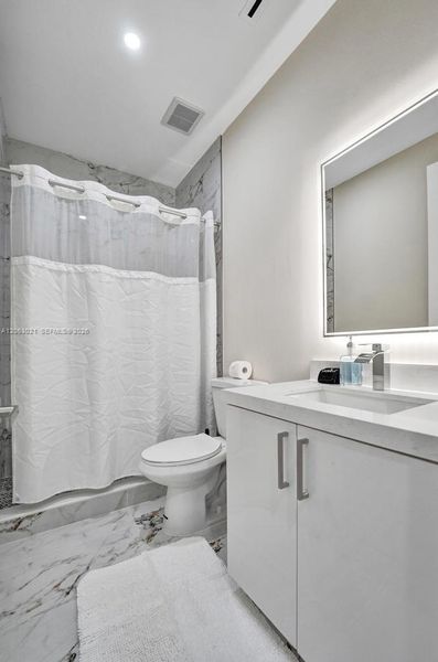 Furnished interior view inside a new home in , Fort Lauderdale (Image 29). Furnished interior view inside a new home in , Fort Lauderdale (Image 29).