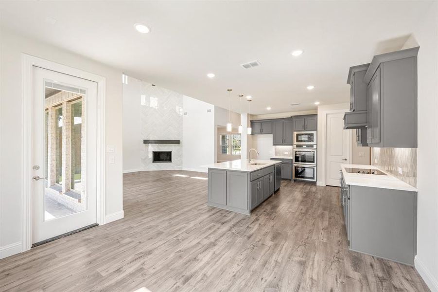 Furnished interior view inside a new home in Ridgepoint, Midlothian (Image 16).