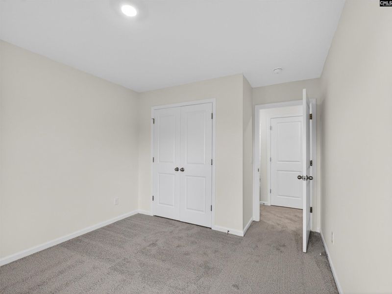 Spacious, unfurnished interior of a new home in Dunbar Village, Cayce (Image 27).