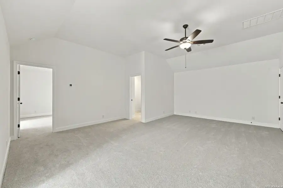 Spacious, unfurnished interior of a new home in Front Gate at Fair Oaks Ranch 70, Fair Oaks Ranch (Image 22). Spacious, unfurnished interior of a new home in Front Gate at Fair Oaks Ranch 70, Fair Oaks Ranch (Image 22).
