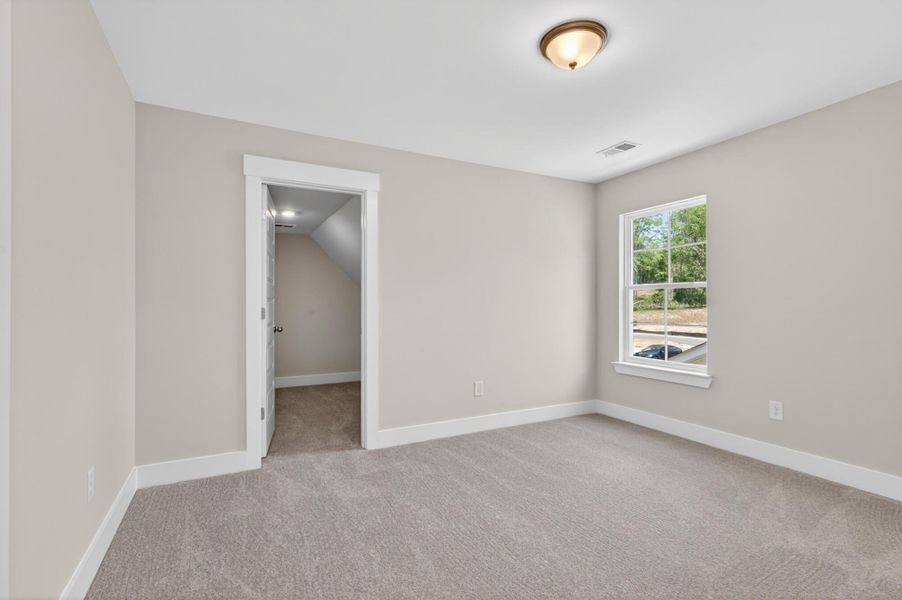 Spacious, unfurnished interior of a new home in Highland Bluff, Aiken (Image 18).