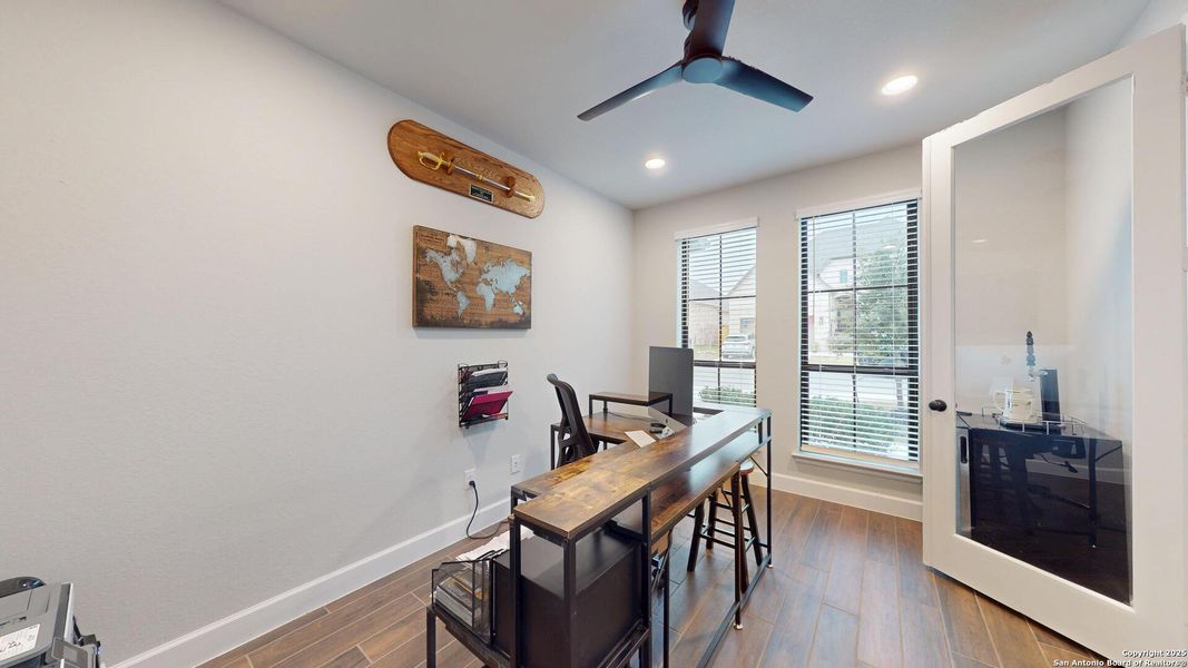 Furnished interior view inside a new home in Weston Oaks 55', San Antonio (Image 38).