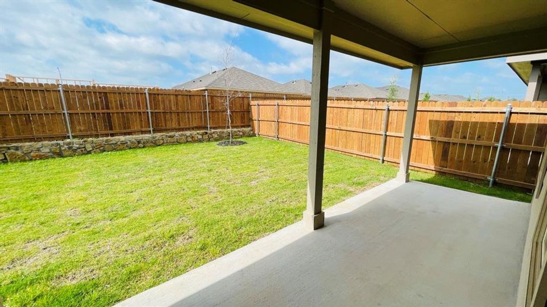 Exterior details and patio area of a home in Sunnycreek, Crowley (Image 2).