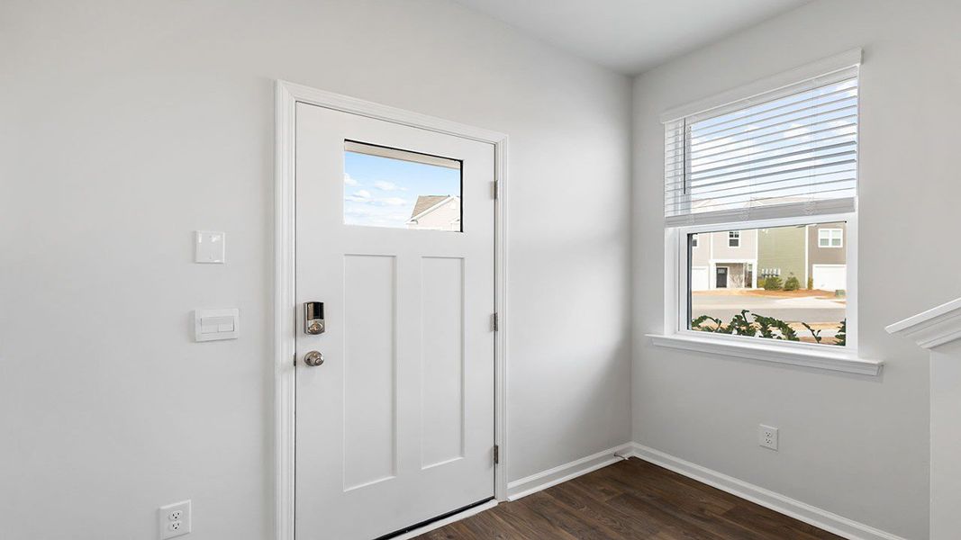 Spacious, unfurnished interior of a new home in Carolina Groves Townhomes, Moncks Corner (Image 10).