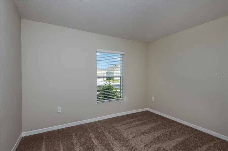 Spacious, unfurnished interior of a new home in Pasadena Ridge, Zephyrhills (Image 21).