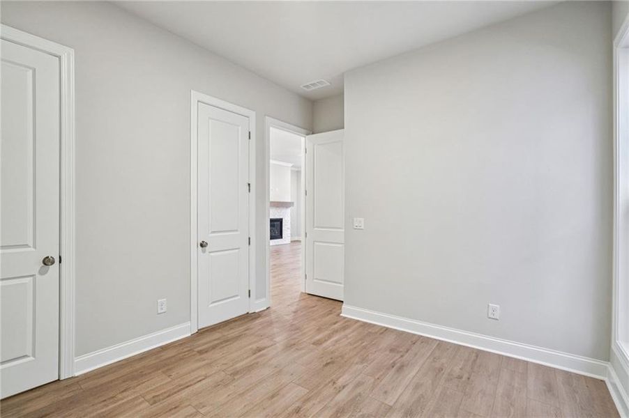 Spacious, unfurnished interior of a new home in Aberdeen, Hoschton (Image 34).