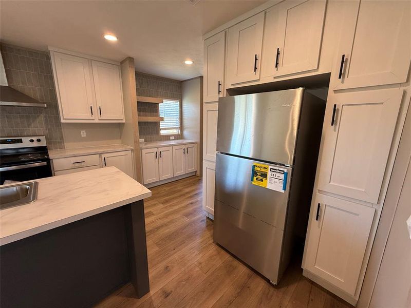 Furnished interior view inside a new home in , Bridgeport (Image 12).