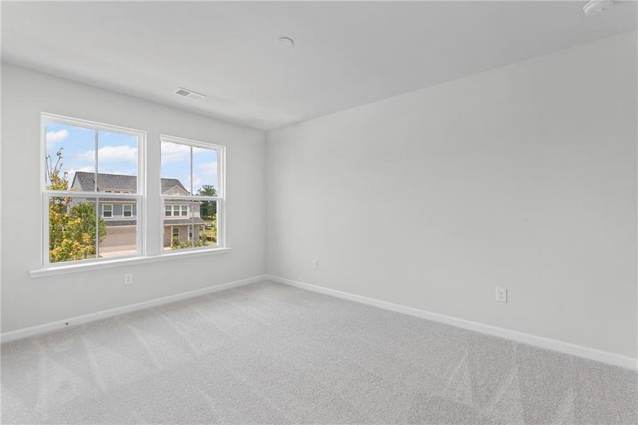 Spacious, unfurnished interior of a new home in Hawthorne Ridge, McDonough (Image 22).