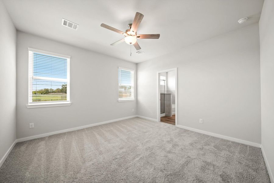 Spacious, unfurnished interior of a new home in Russell Ranch, Bay City (Image 21).