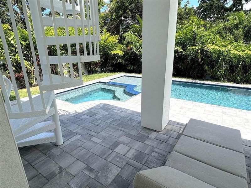 Exterior details and patio area of a home in , Sarasota (Image 4).