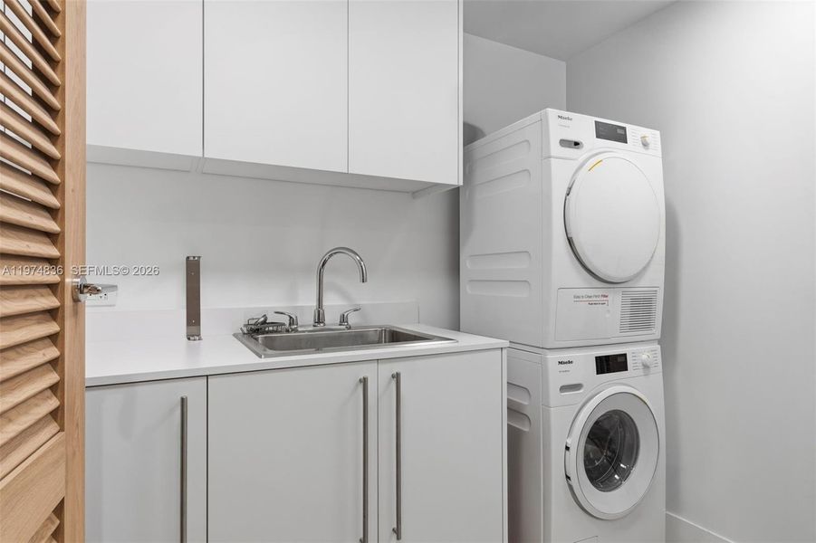 Furnished interior view inside a new home in , Bay Harbor Islands (Image 8).