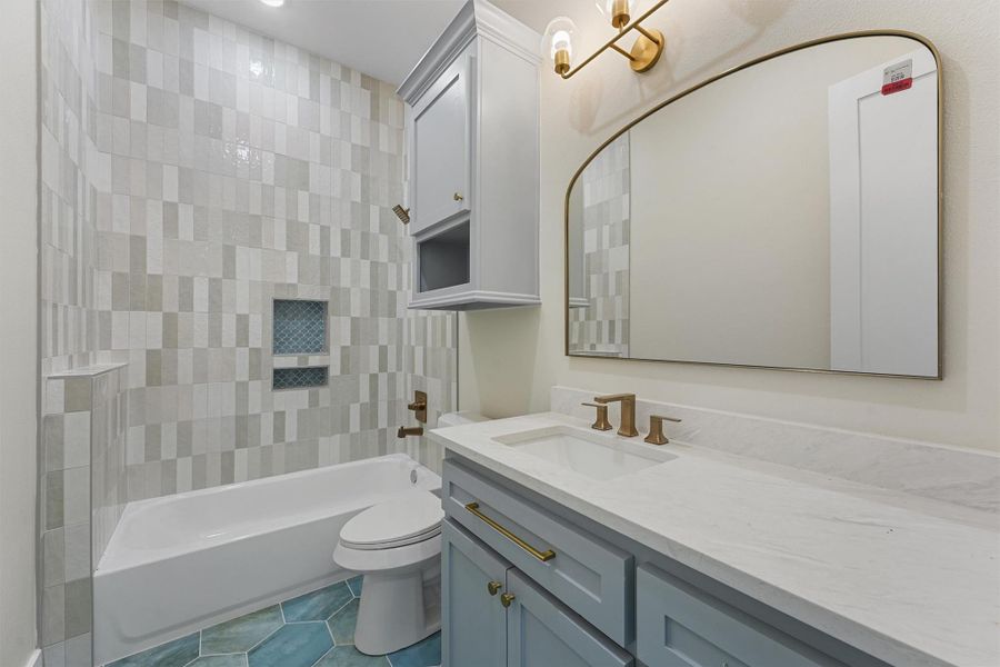 Furnished interior view inside a new home in , Galveston (Image 6).