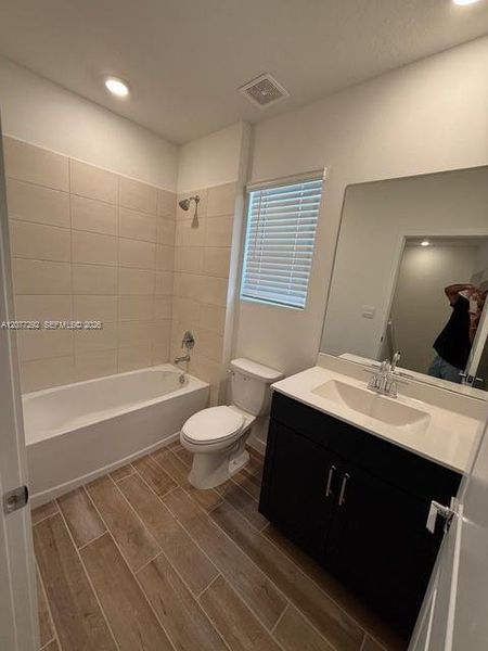 Furnished interior view inside a new home in , Homestead (Image 4).