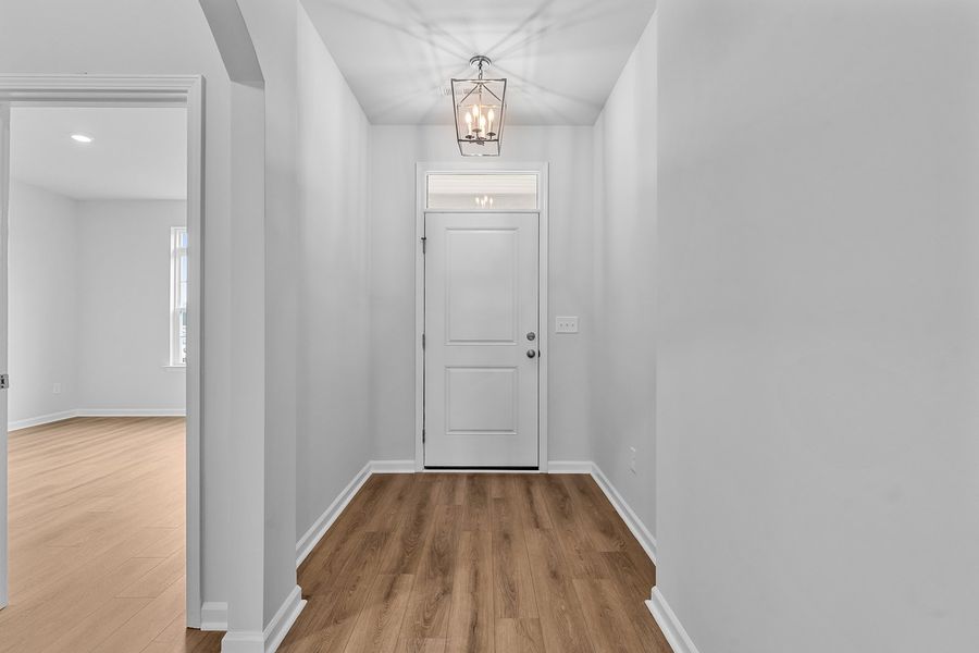 Spacious, unfurnished interior of a new home in Fieldstone, Lexington (Image 18).