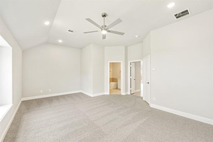 Spacious, unfurnished interior of a new home in Waverly Estates, Nevada (Image 29).