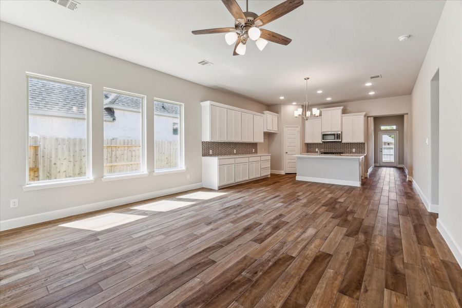 Spacious, unfurnished interior of a new home in Escondido, Magnolia (Image 14).