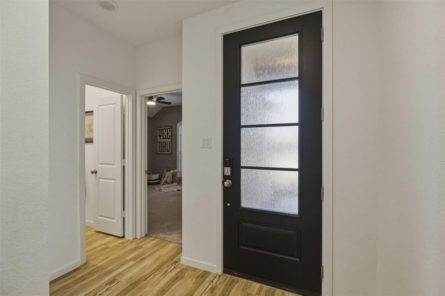 Spacious, unfurnished interior of a new home in Samara, League City (Image 22).