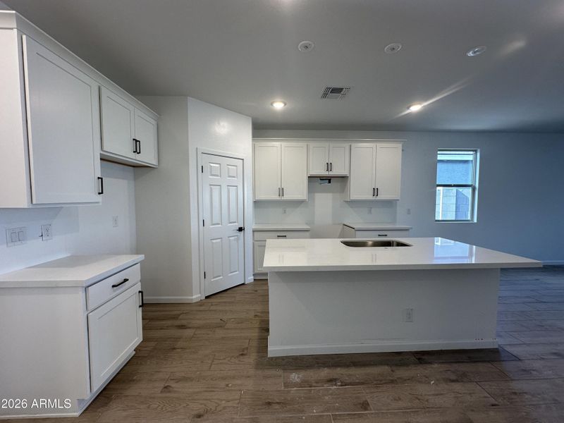 008- Kitchen 008- Kitchen