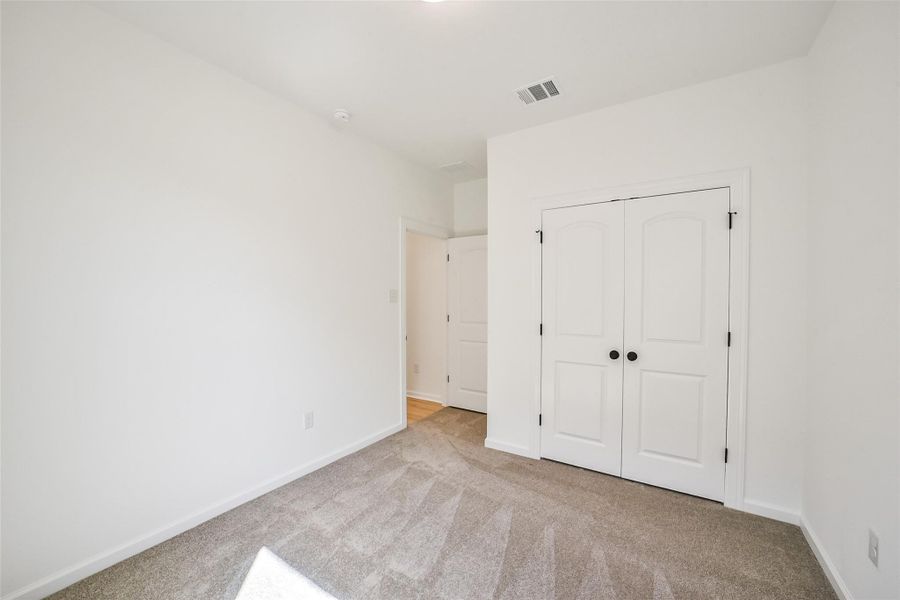 Spacious, unfurnished interior of a new home in Mostyn Springs, Magnolia (Image 12).