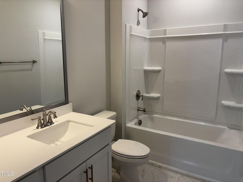 {WCC 611 Hall Ba Vanity