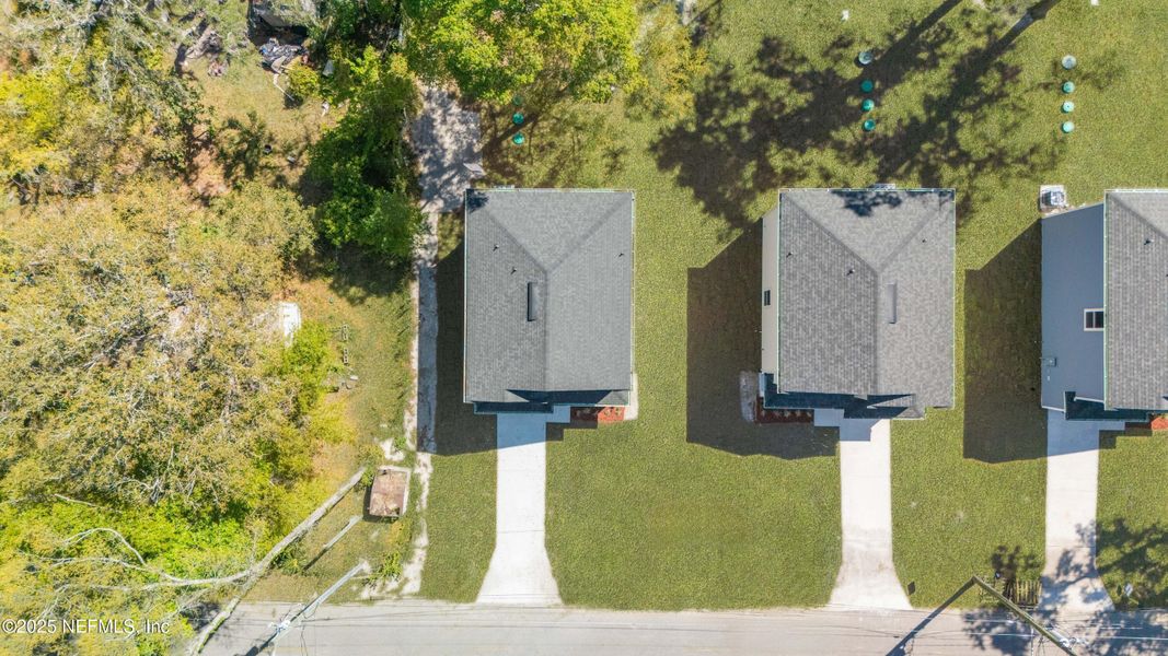 Exterior details and patio area of a home in , Jacksonville (Image 18).