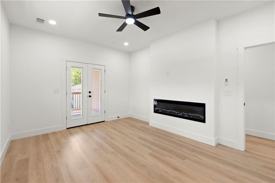Spacious, unfurnished interior of a new home in , Atlanta (Image 35).