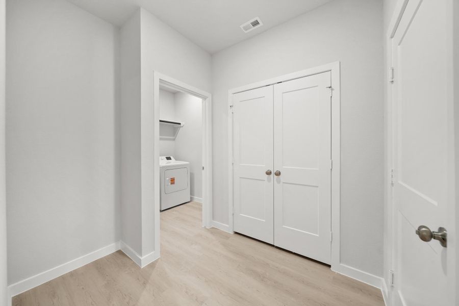 Spacious, unfurnished interior of a new home in Lexington Heights, Willis (Image 13).