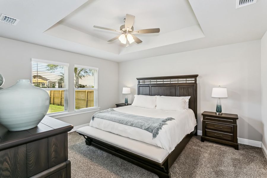 Furnished interior view inside a new home in Buckeyes Landing, Navarre (Image 15).