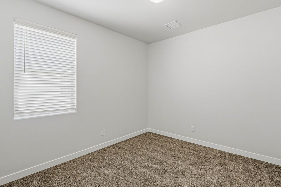 Spacious, unfurnished interior of a new home in Emerald Estates, El Paso (Image 22).