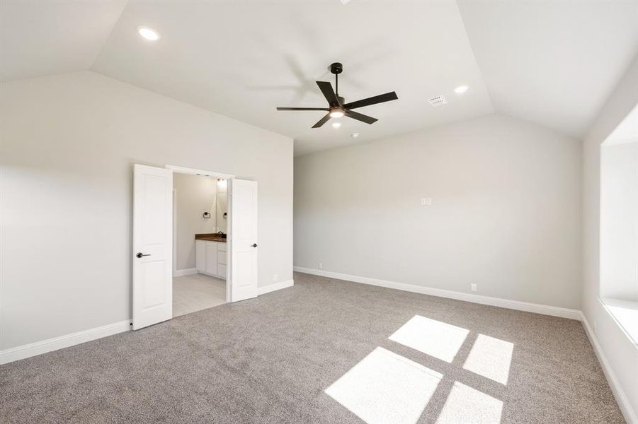 Spacious, unfurnished interior of a new home in Villages of Walnut Grove, Midlothian (Image 21).