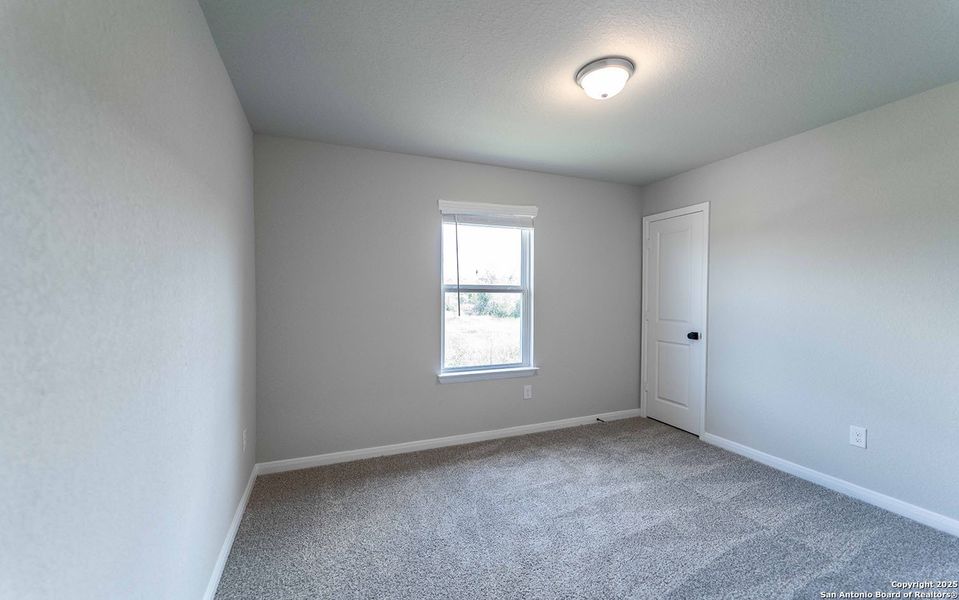 Spacious, unfurnished interior of a new home in Homestead, Schertz (Image 8).