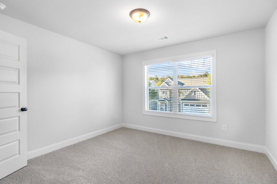 Spacious, unfurnished interior of a new home in Ridge Pointe, Athens (Image 23).