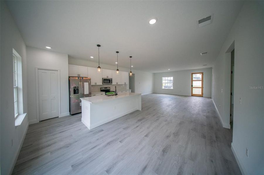 Spacious, unfurnished interior of a new home in , Ocala (Image 18).
