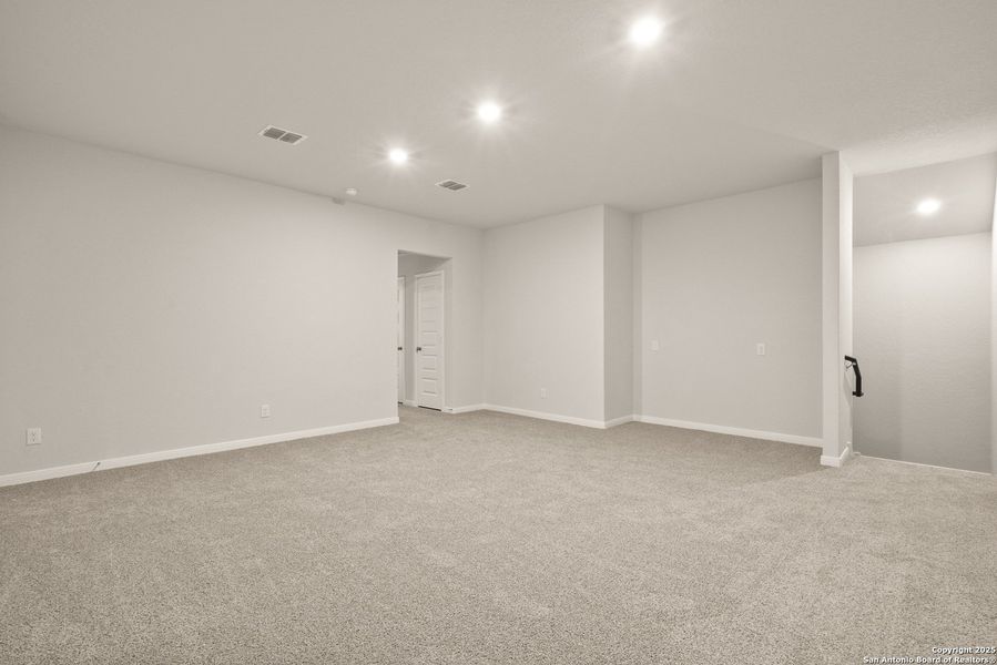Spacious, unfurnished interior of a new home in Swenson Heights, Seguin (Image 22).
