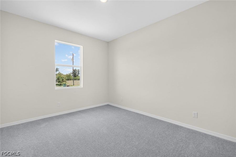 Spacious, unfurnished interior of a new home in Cape Coral, Cape Coral (Image 22).