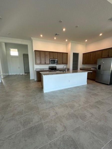 Spacious, unfurnished interior of a new home in , Port St. Lucie (Image 18).