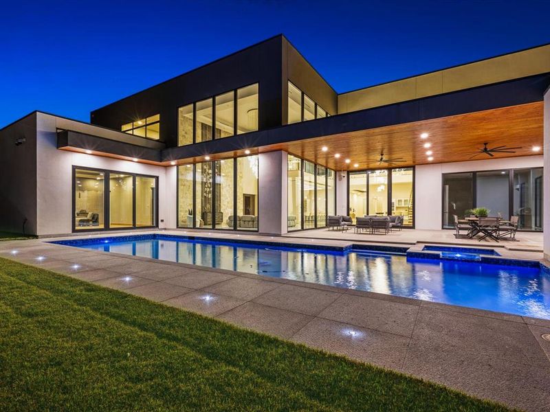 Exterior details and patio area of a home in , Dallas (Image 18).