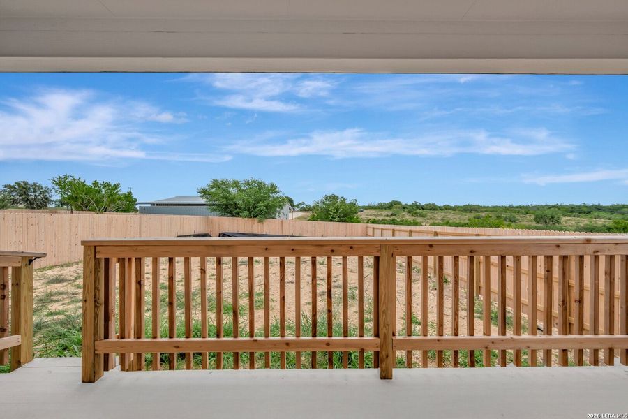Exterior details and patio area of a home in Mesquite Ridge, San Antonio (Image 3).
