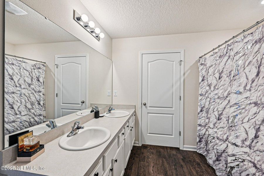 Furnished interior view inside a new home in Cross Creek Express, Green Cove Springs (Image 36). Furnished interior view inside a new home in Cross Creek Express, Green Cove Springs (Image 36).