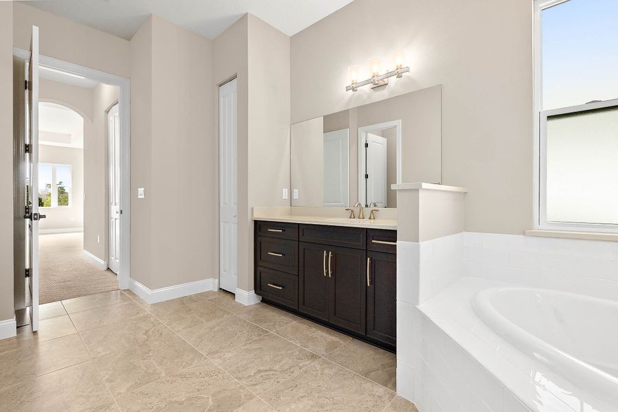 Muirfield Owner's Bath Muirfield Owner's Bath