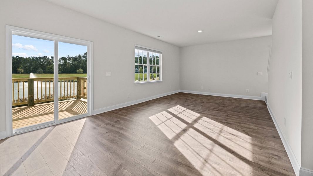 Spacious, unfurnished interior of a new home in Tyler - Home on the Lake, New Bern (Image 9). Spacious, unfurnished interior of a new home in Tyler - Home on the Lake, New Bern (Image 9).