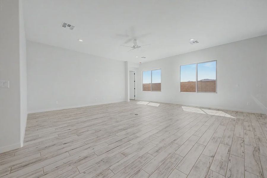 Spacious, unfurnished interior of a new home in Valencia at Granite Vista, Waddell (Image 17). Spacious, unfurnished interior of a new home in Valencia at Granite Vista, Waddell (Image 17).