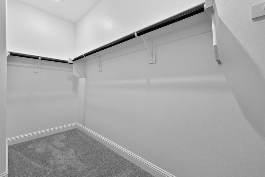 Spacious, unfurnished interior of a new home in Madero 50s, Fort Worth (Image 17). Spacious, unfurnished interior of a new home in Madero 50s, Fort Worth (Image 17).